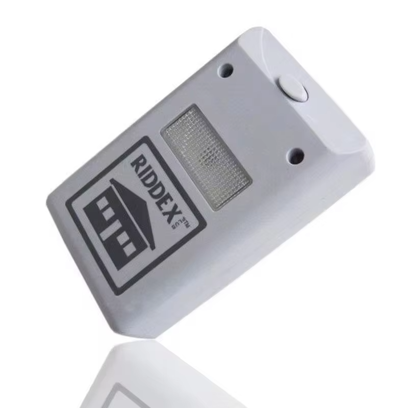 Set 2 x Aparat Anti Daunatori cu Ultrasunete Pest Repeller , Anti Soareci, Gandaci si Tantari